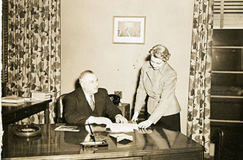 Cordier with Geary in his U.N. office